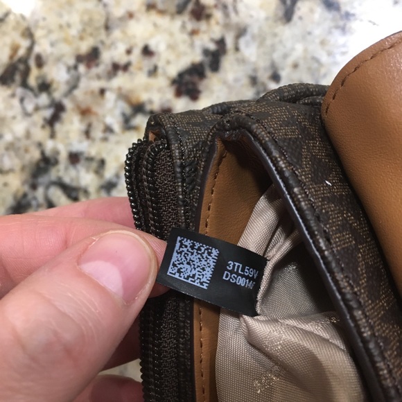Michael Kors Fulton Logo Crossbody - Picture 11 of 11